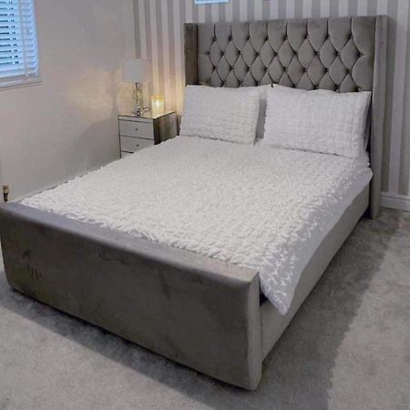 Stylish Furnished Rooms In Barking Centre Экстерьер фото
